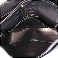 Lookbook Chanel Clásico Doble Solapa Acolchado Caviar Pequeño Negro con Detalles Dorados