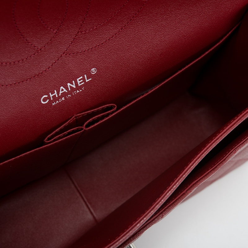 Lookbook Chanel Classic Double Flap Kulit Caviar Merah Tua Jumbo Sentuhan Perak