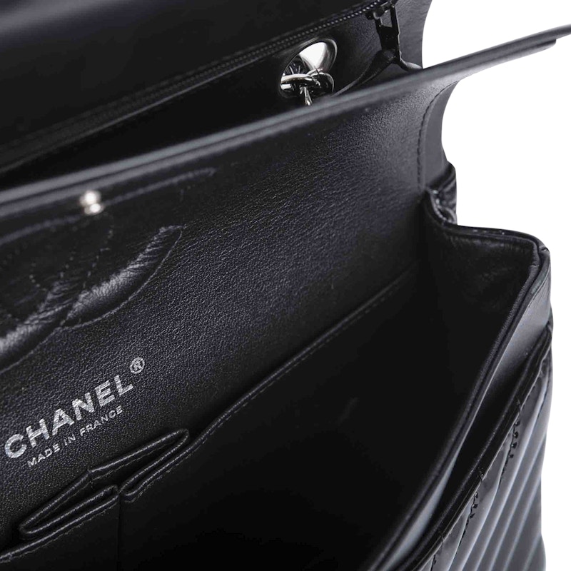 Lookbook 香奈儿经典中号黑色斜纹绗缝双翻盖包