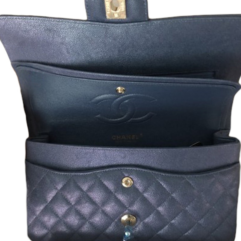 Lookbook Chanel Classic Double Flap Quilted Iridescent Caviar Emas Sederhana Biru