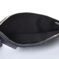 Lookbook Chanel Dompet Klasik Quilted Caviar Hitam dengan Aksen Emas
