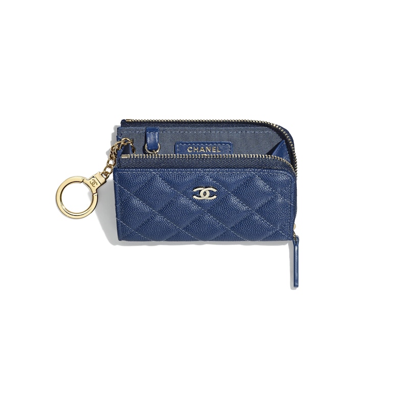 Lookbook Chanel Dompet Kunci Kulit Anak Sapi Biru Laut Aksen Emas