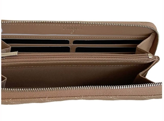 Chanel Classic Long Zipped Wallet Biege (AP0242) Lookbook Chanel Classic Long Zipped Wallet Biege (AP0242)