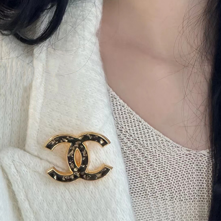CHANEL Classic Vintage Black Brooch Unisex Fashion Accessory. AB9935B10169NM127BR00CH 圖 6