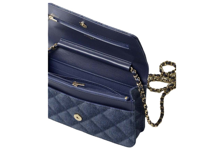 Lookbook Chanel Dompet Klasik dengan Rantai AP0250 Biru Tua