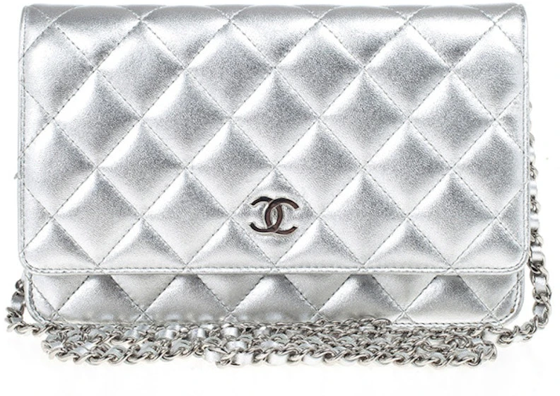 chanel-classic-wallet-on-chain-quilted-silver