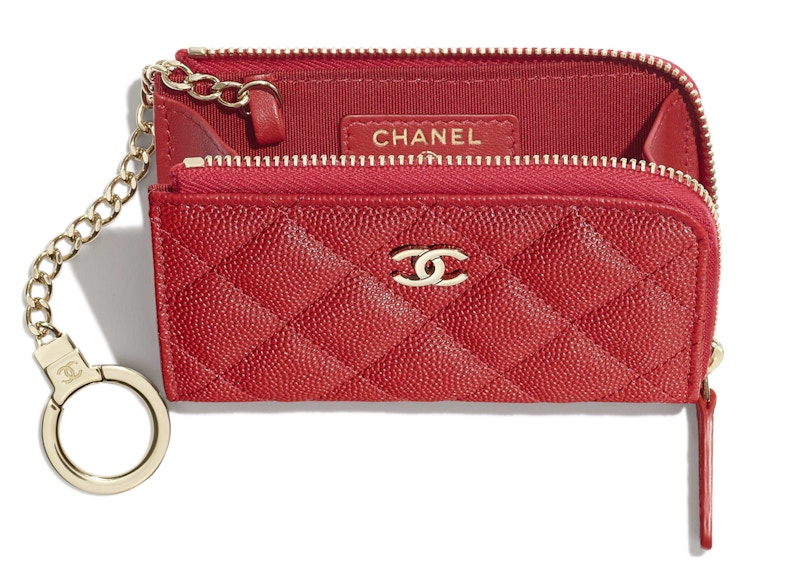 Lookbook 香奈兒經典拉鍊鑰匙包，菱格紋粒面小牛皮，金色調，紅色。