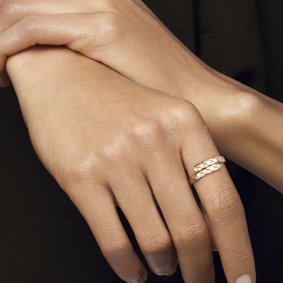 CHANEL CoCo Crush TOI ET MOI 18K Beige Gold Diamond Ring Unisex Couple Style J11969 Shop CHANEL CoCo Crush TOI ET MOI 18K Beige Gold Diamond Ring Unisex Couple Style J11969