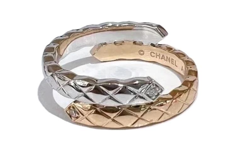Lookbook CHANEL Coco Crush Cincin Emas 18K Berlian Quilted Beige Unisex TOI ET MOI. J11971