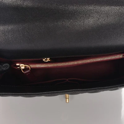 Chanel Coco Handle Flap Acolchado Caviar Dorado Envejecido Pequeño Negro Lookbook Chanel Coco Handle Flap Acolchado Caviar Dorado Envejecido Pequeño Negro