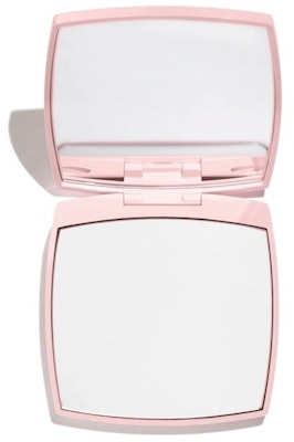 Chanel Codes Couleur Limited-Edition Mirror Duo 111 - BALLERINA Lookbook Chanel Codes Couleur Limited-Edition Mirror Duo 111 - BALLERINA
