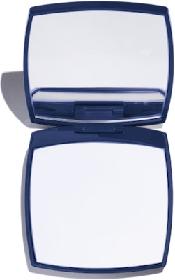 Chanel Codes Couleur Edisi Terbatas Cermin Duo 127 - FUGUEUSE Lookbook Chanel Codes Couleur Edisi Terbatas Cermin Duo 127 - FUGUEUSE