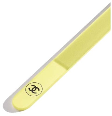 Chanel Codes Couleur Lima de Uñas Edición Limitada 129 - OVNI Order Chanel Codes Couleur Lima de Uñas Edición Limitada 129 - OVNI