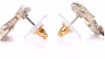 Lookbook Anting Chanel Kristal CC Abadi Emas Muda