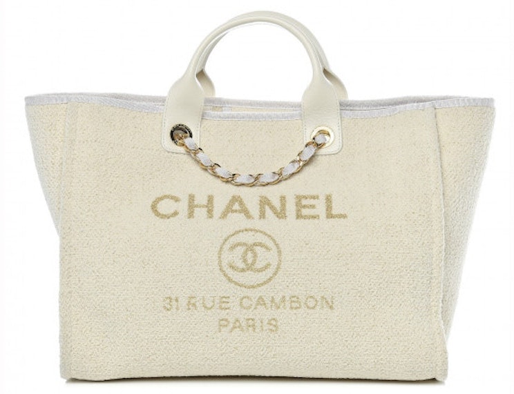 chanel-deauville-tote-boucle-large-white