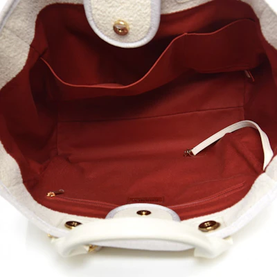 Chanel Deauville Tote Boucle Besar Putih Lookbook Chanel Deauville Tote Boucle Besar Putih