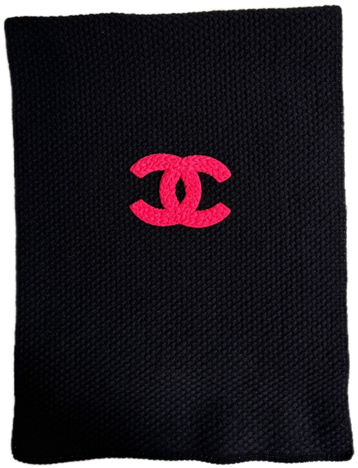 chanel-double-c-knit-scarf-black-unisex-couples-edition-aa-9256-b13357-94305
