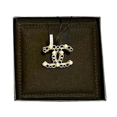 CHANEL Double C Logo Metal Brooch Black AB7831-B07668-NG856