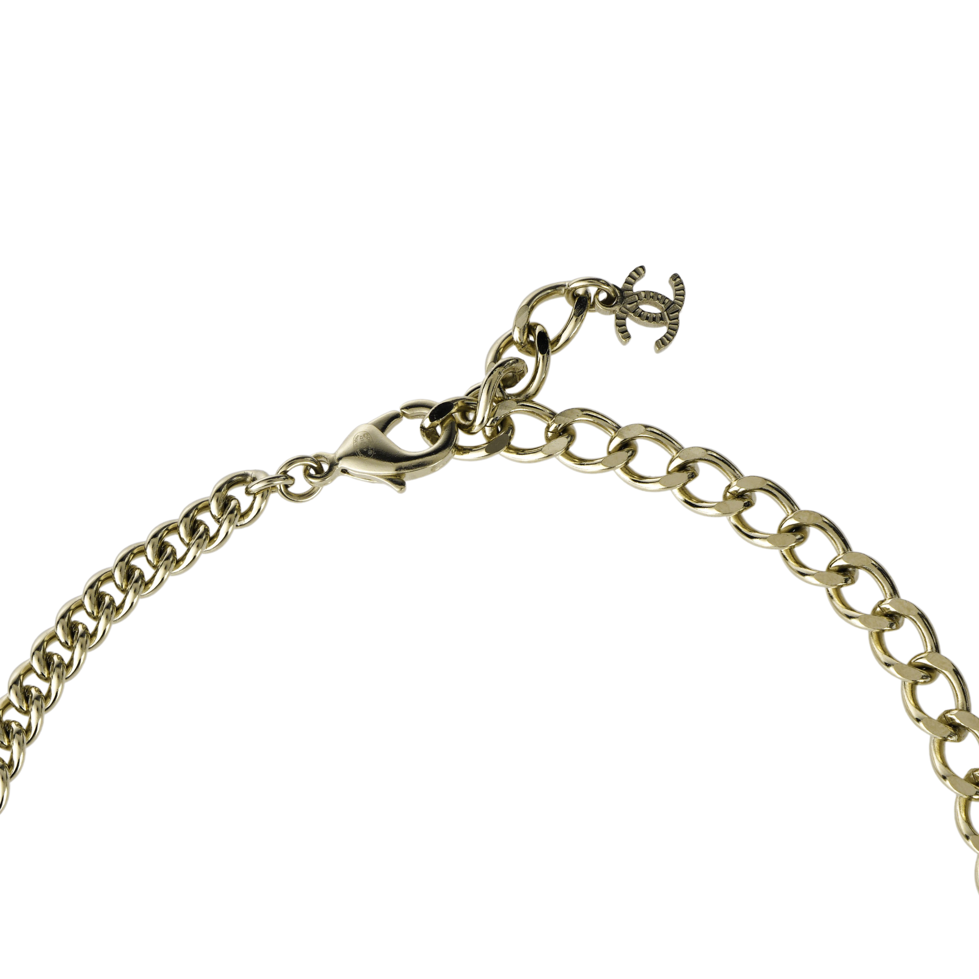 CHANEL Double C Pendant Necklace Unisex Couple Style - Gold Metal Design. ABA439B10548NN157 圖 5