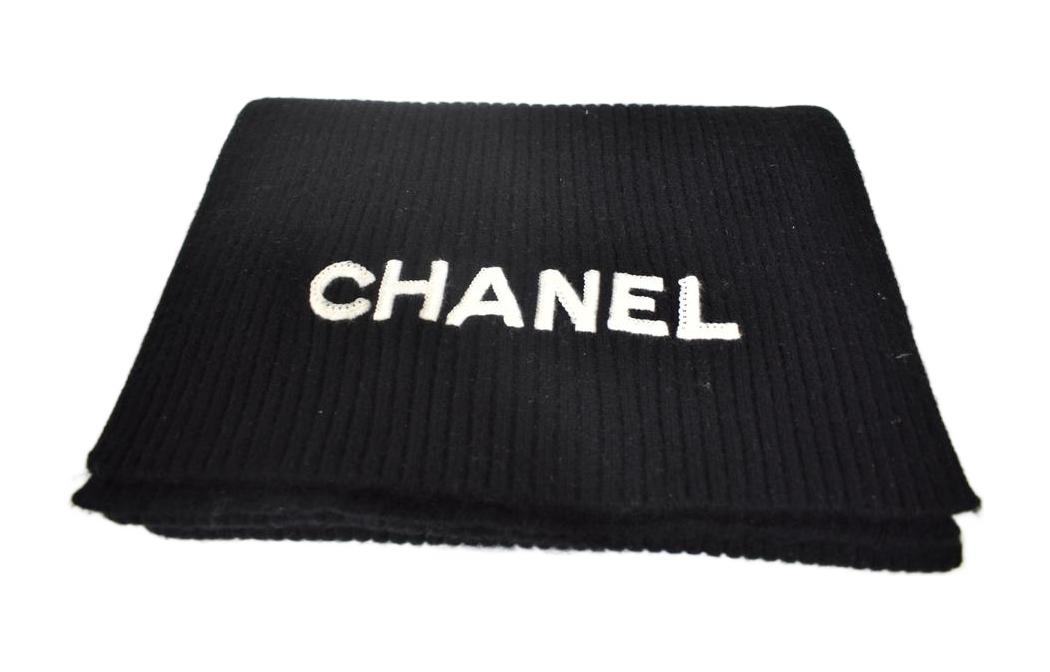 CHANEL Embroidered Logo Cashmere Scarf Black. AA8445-B08819-94305 圖 3