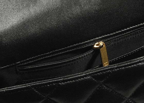 香奈兒 22S 小羊皮黑色大號翻蓋包帶粗鏈條肩帶 Lookbook 香奈兒 22S 小羊皮黑色大號翻蓋包帶粗鏈條肩帶