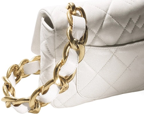 Chanel Beg Flap Rantai Tebal Kecil 22S Lambskin Putih Order Chanel Beg Flap Rantai Tebal Kecil 22S Lambskin Putih