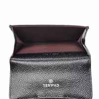 Lookbook Chanel Porta Tarjetas Acolchado Caviar Negro con Detalles Plateados