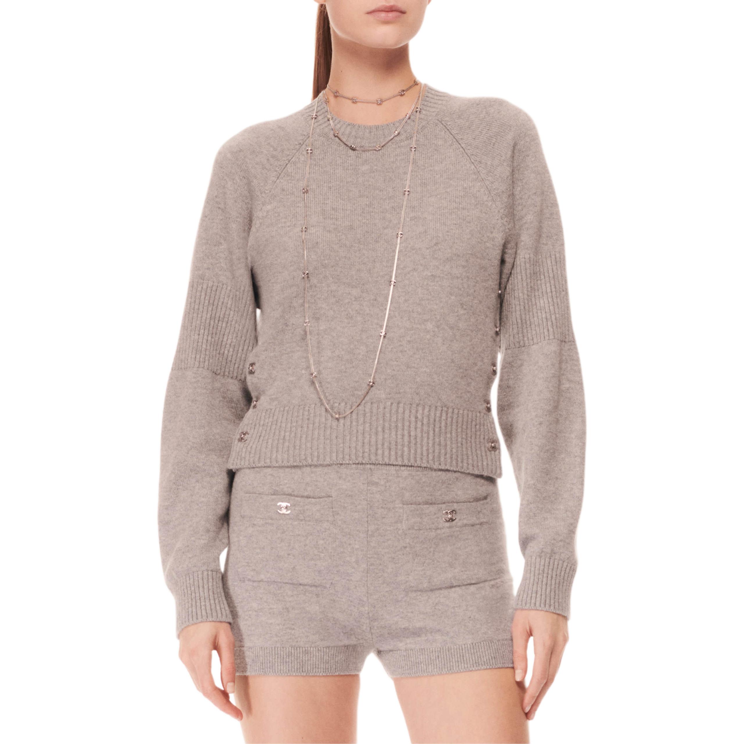 Order 香奈儿FW24秋冬标志针织圆领长袖毛衣卡其色 P77871-K11243-NZM25