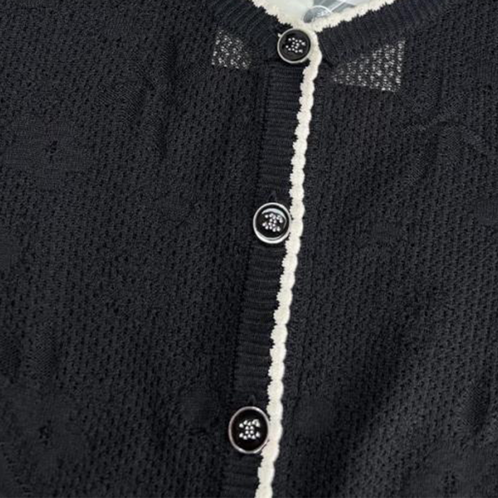 Details for CHANEL FW24 Kardigan Rajut Hitam Lengan 3/4 Sweater. P77861-K11237-NZR68