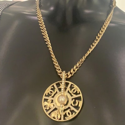 CHANEL Gold Letter Logo Necklace Unisex Couple Design. AB8333B07969NH910 Shop CHANEL Gold Letter Logo Necklace Unisex Couple Design. AB8333B07969NH910