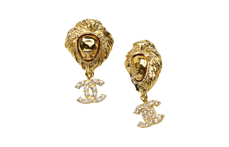 CHANEL Gold Lion Head Pendant Earrings with Rhinestones AB7823-B07910-NH492 圖 2