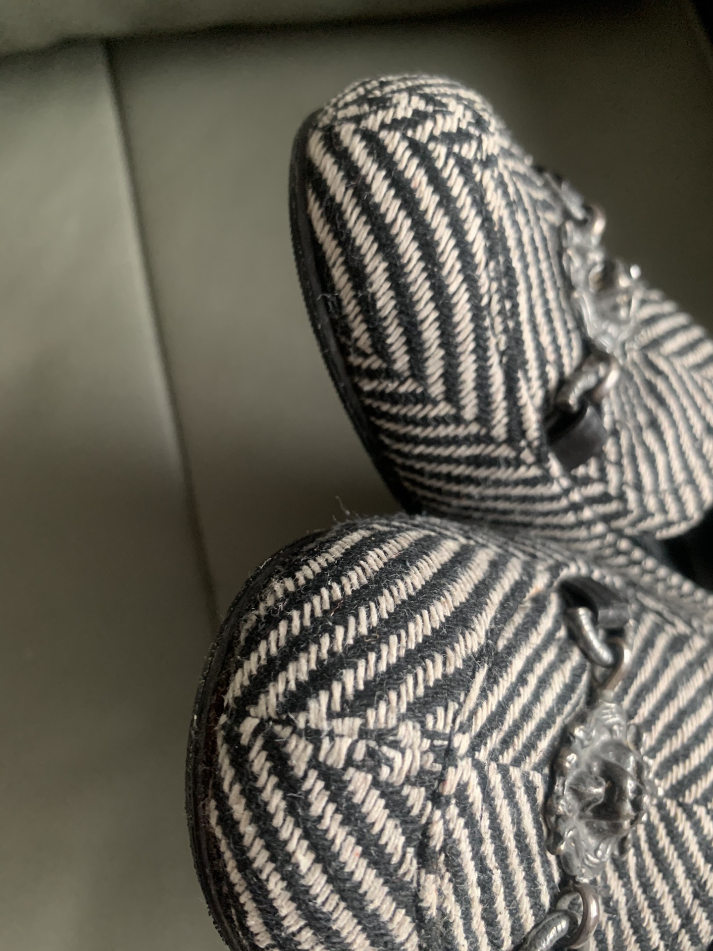 Chanel Gucci Ace Embroidered 'Silver Buckle Lion Head' 圖 3