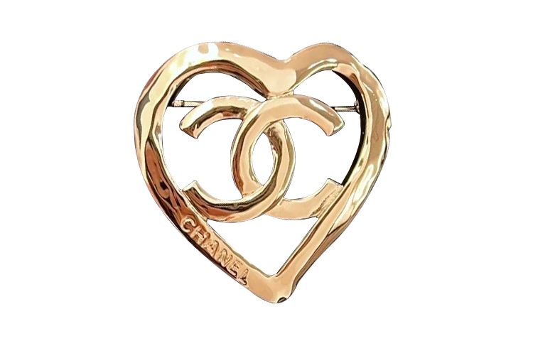 CHANEL Heart-Shaped Hollow Metal Brooch Gold AB7896-B07713-NG966