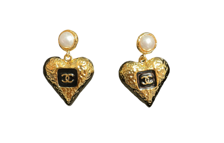 CHANEL Heart Pendant Pearl Earrings Unisex Couple Design in Gold. abc246b14728ns736 圖 2