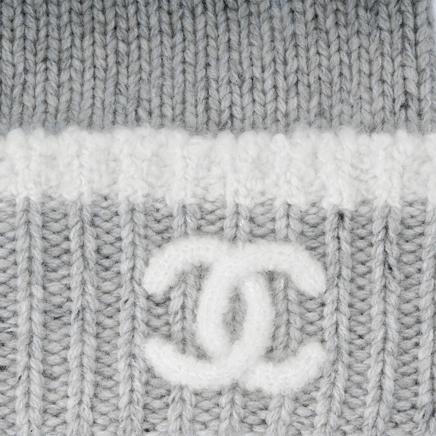 Shop Gorro de Lana CHANEL Unisex con Logo Tejido. AA8630B09336NK616