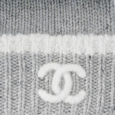 CHANEL Knit Logo Wool Beanie Unisex. AA8630B09336NK616 Shop CHANEL Knit Logo Wool Beanie Unisex. AA8630B09336NK616
