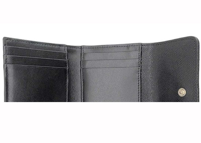 Lookbook Chanel Tarjetero Negro Tri-Fold con Gran Logo CC (AP3141)