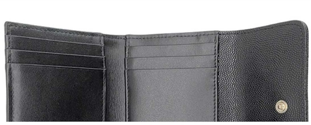 Chanel Tarjetero Negro Tri-Fold con Gran Logo CC (AP3141) Lookbook Chanel Tarjetero Negro Tri-Fold con Gran Logo CC (AP3141)