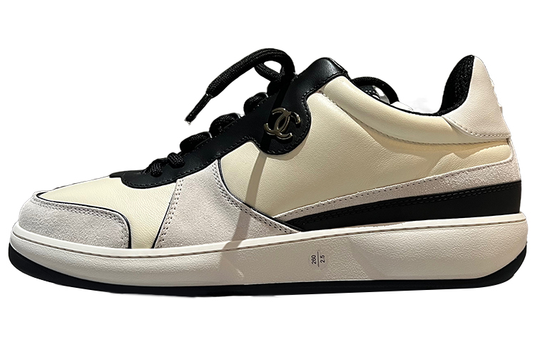 Chanel Leather Round Toe Lace-Up Low Top 'White'