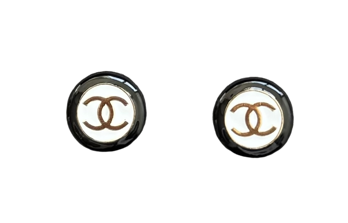 CHANEL Logo Design Black Stud Earrings Unisex Couple Style. ABC997-B16125-NW385 圖 2