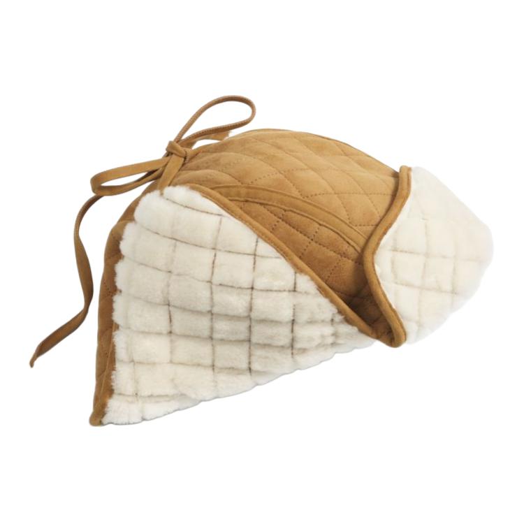 Lookbook Sombrero Unisex Chanel Logo Diseño Otoño/Invierno 24N Beige Piel de Cordero. AAA429B17953NZP71