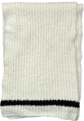 シャネル ロゴ ホワイト ウール スカーフ ユニセックス カップルエディション. AA9423B13856NQ766 Lookbook シャネル ロゴ ホワイト ウール スカーフ ユニセックス カップルエディション. AA9423B13856NQ766