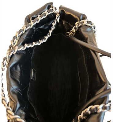 シャネル ミニ22バッグ ブラック (AS3980)
Lookbook シャネル ミニ22バッグ ブラック (AS3980)