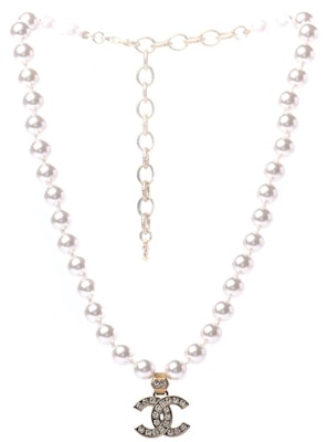 シャネル CC パールクリスタルショートネックレス 18インチ ゴールド Lookbook シャネル CC パールクリスタルショートネックレス 18インチ ゴールド