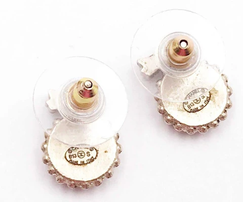 香奈兒圓扣蝴蝶結耳環 黑色/金色 Order 香奈兒圓扣蝴蝶結耳環 黑色/金色