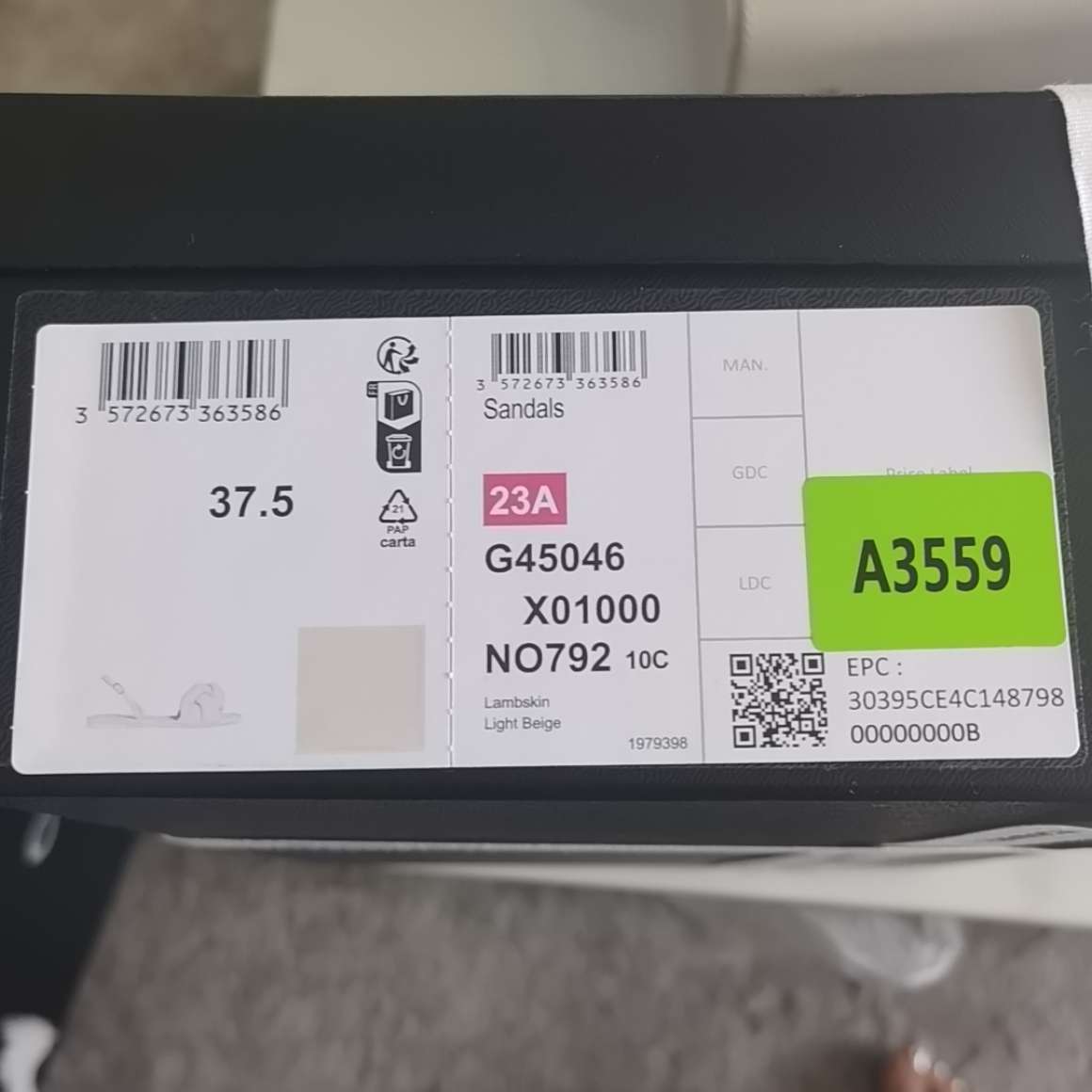 Chanel Sandal 'Beige Camellia' 圖 3