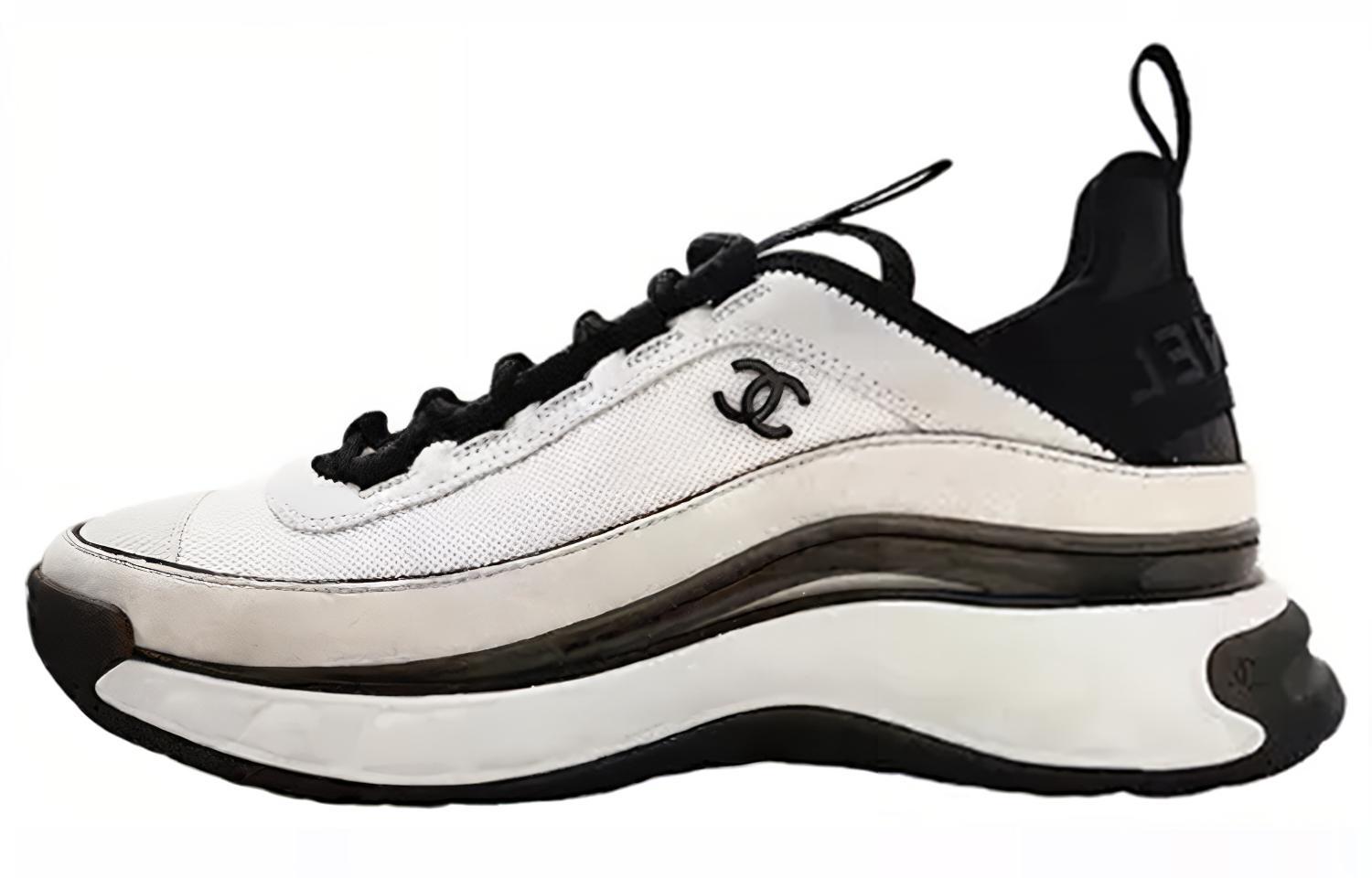 Buy Sneaker Chanel 'Putih Abu-Abu Muda' G39072-Y55826-K4283