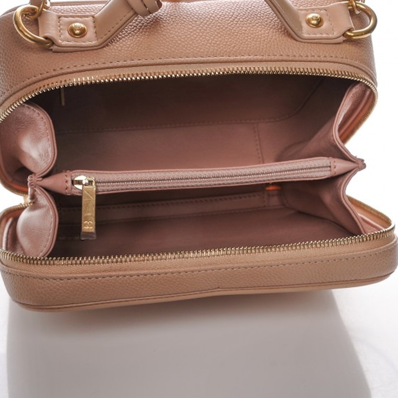 Chanel Vanity Case Diamond Quilted CC Filigree Medium Beige 圖 3