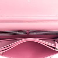 Lookbook Chanel Dompet Rantai Camellia Merah Muda