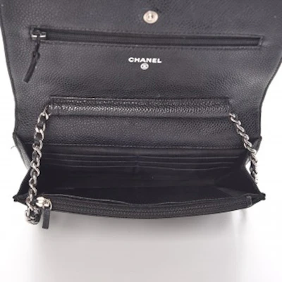 샤넬 캐비어 퀼팅 체인 지갑 (블랙)
Lookbook 샤넬 캐비어 퀼팅 체인 지갑 (블랙)